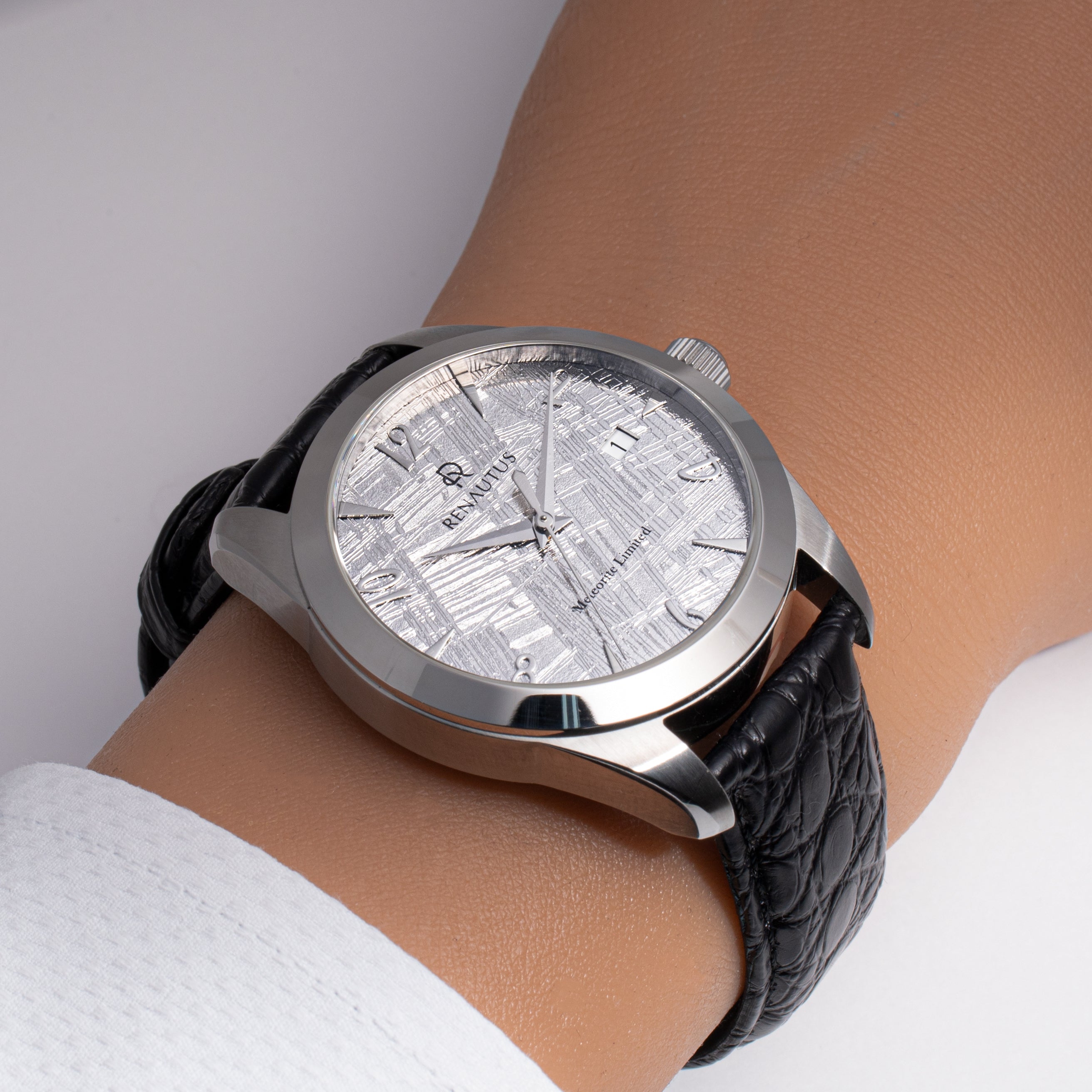 2024限定SALEルノータス　腕時計　美品　ケース　保証書　付き 時計